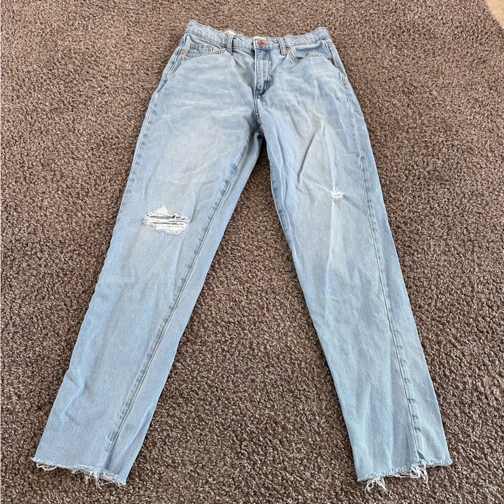 Universal Thread Light Blue Straight Leg Jeans ❄️